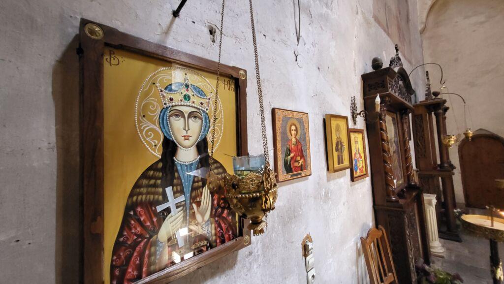 Ananuri — twierdza, która patrzy na turkusowe wody Aragwi